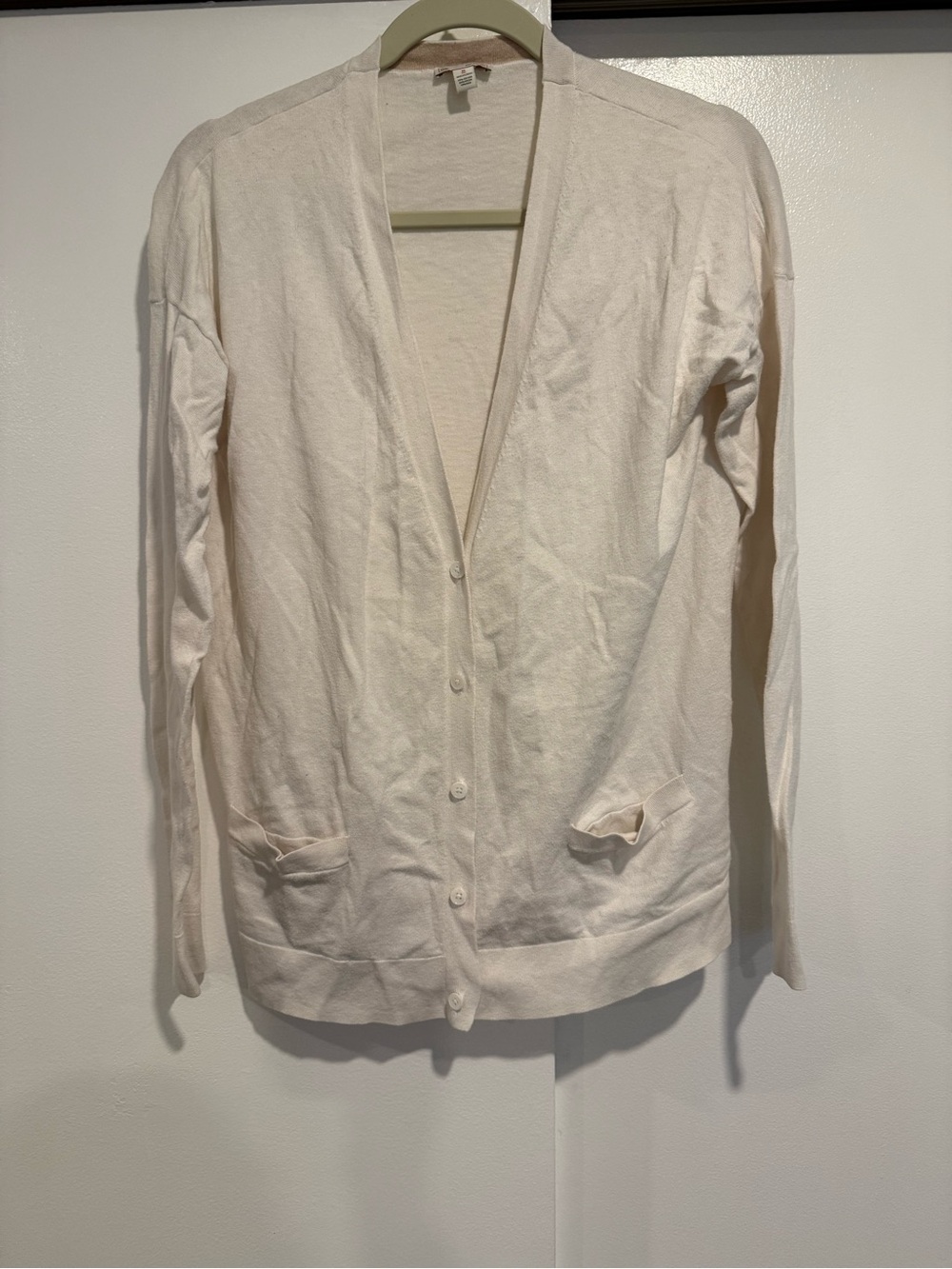 GAP Cream Button-Front V-Neck‎ Cardigan size medium